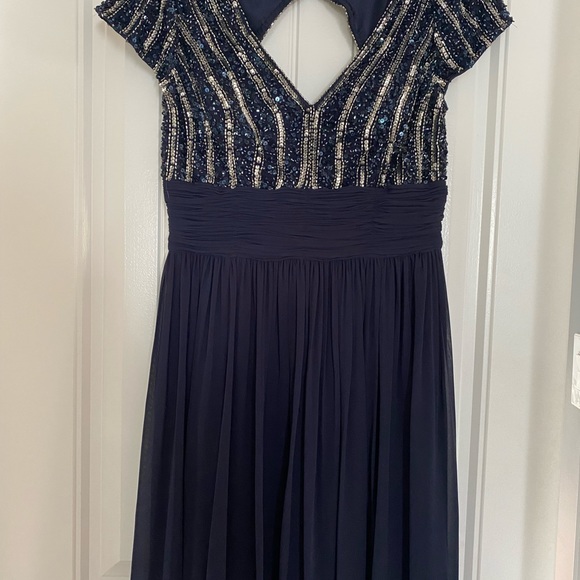 JS Collections navy formal dress - Picture 3 of 3
